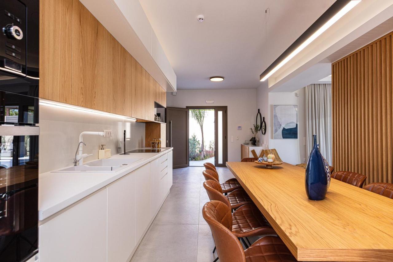 Lagoon Seabreeze Villa, Sumptuous Retreat, By Thinkvilla Pánormos 외부 사진